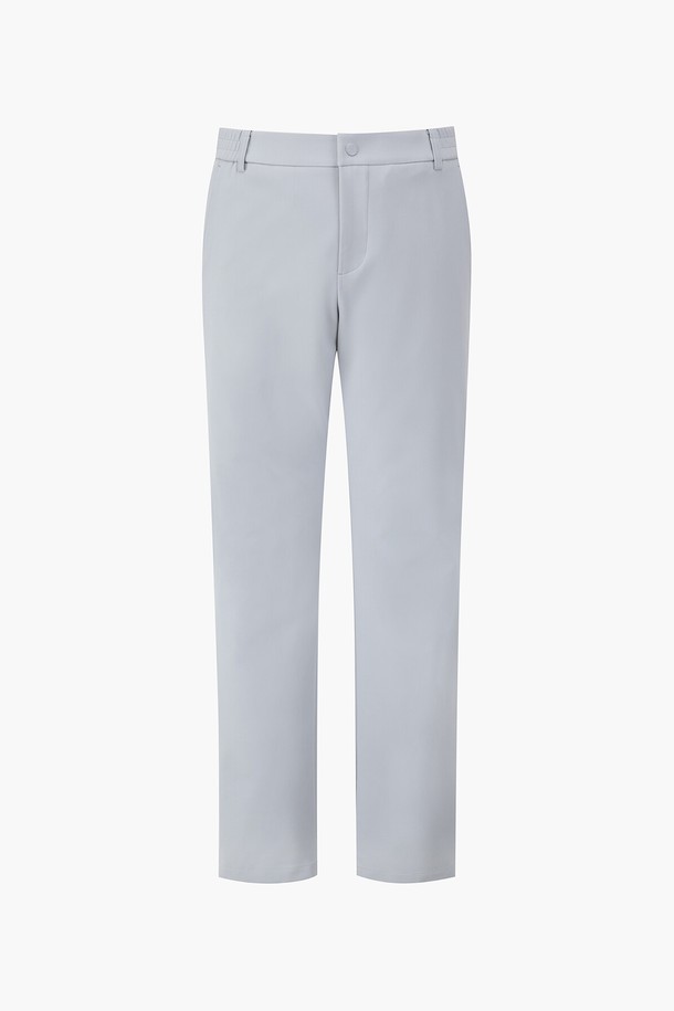 남성 간절기 이중직 팬츠 그레이(MQ121MPT11)는 골프 및 일상에서 활용 가능한 남성용 긴바지입니다. 간절기에 적합한 얇은 두께감과 부드러운 촉감, 레귤러핏으로 편안한 착용감을 제공합니다. 스포티하고 베이직한 스타일이며, 무지 패턴의 그레이, 네이비 두 가지 색상으로 출시되었습니다. 나일론과 폴리우레탄 혼방의 사방 스판 소재로 신축성이 뛰어나고, 이중직 조직으로 밀도가 높고 내구성이 강하며 구김이 덜한 것이 특징입니다. 흡습 기능이 있어 쾌적한 착용감을 유지하며, 골프룩으로 활용하기 좋습니다.
