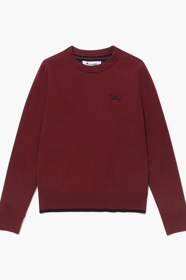 여성 LE-TANDARD (레-탕다드) 방풍 스웨터 (GP422LKPN9)는 가을과 겨울 시즌 골프 활동에 적합한 스포티 스타일의 스웨터입니다. 무지 패턴에 레귤러핏으로 제작되었으며, 와인(WINE)과 짙은 녹색(DGRN) 두 가지 색상으로 출시되었습니다. 레이온, 폴리에스터, 나일론 혼방 소재로 제작되어 방풍 기능을 제공하며, 긴 소매 기장으로 보온성을 높였습니다. 미니멀한 디자인으로 골프룩을 완성하며, 활동적인 움직임을 돕습니다.
