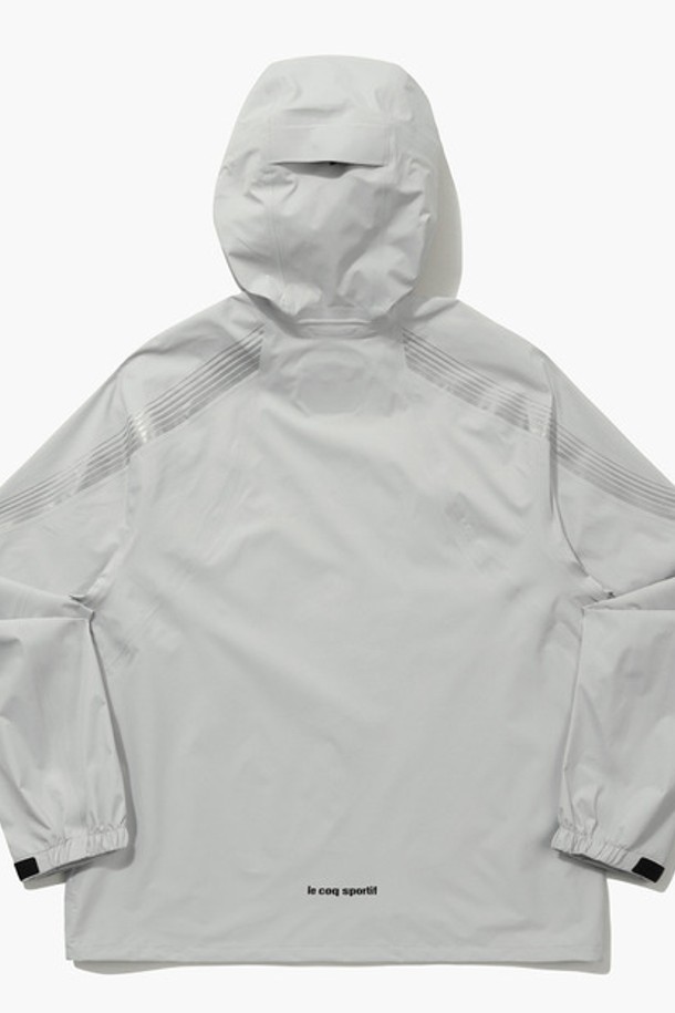 유니 3L 방수 재킷 - 그레이(QQ123EJK21)는 남녀 모두 착용 가능한 방수 재킷입니다. 봄, 가을, 겨울 계절에 야외 스포츠, 여행, 일상 활동에 적합하며, 스포티, 미니멀, 고프코어 스타일을 연출할 수 있습니다. 3L 립스탑 소재에 방수, 방풍 기능을 갖춰 변덕스러운 날씨에도 쾌적함을 유지하며, 밑단과 후드 스트링 조절로 핏을 조절할 수 있습니다. 라이트 그레이와 블랙 두 가지 색상으로 출시되었으며, 3M 리플렉티브 프린트 디테일로 안전성을 더했습니다. 루즈핏으로 편안하게 착용 가능하며, 집업 스타일로 간편하게 입고 벗을 수 있습니다.
