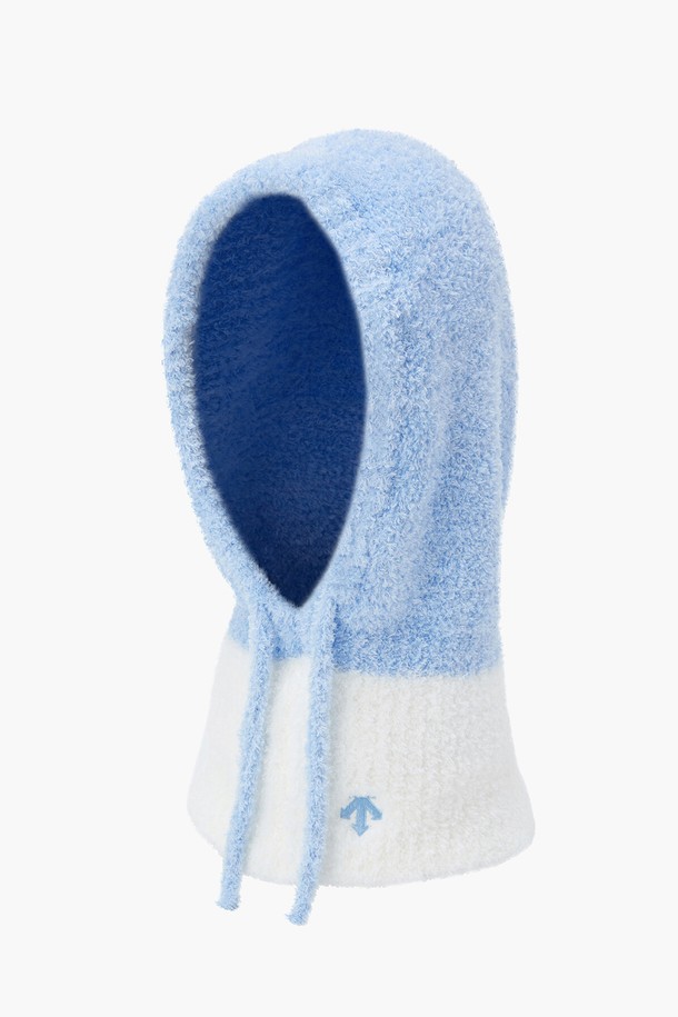 여성 탁텔 바라클라바 (DP42WFWMO8)는 겨울철 스포츠 및 아웃도어 활동에 적합한 여성용 바라클라바입니다. 부드러운 촉감의 탁텔 폴리에스터 소재로 제작되어 보온성을 높였으며, 깊은 모자 깊이로 얼굴 전체를 따뜻하게 감싸줍니다. 무지 디자인에 아이비그린(IVYG)과 라이트블루그레이(LBLG) 두 가지 색상으로 출시되어 겨울 데일리룩, 등산룩, 캠핑룩 등 다양한 스타일에 활용할 수 있습니다. 캐주얼, 미니멀, 고프코어 스타일을 즐겨 입는 여성에게 추천하는 겨울 필수템입니다.
