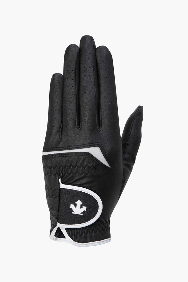 여성 VP7 왼손 골프 장갑 (DP32WFGL81)은 뛰어난 기능성과 스타일을 갖춘 여성 골퍼를 위한 필수 아이템입니다. 합성가죽, 나일론, 폴리우레탄을 사용하여 제작되었으며, 견고하면서도 유연한 착용감을 제공합니다. 왼손 착용용으로, VP7 원단을 사용하여 땀 흡수 및 통기성을 극대화하여 쾌적한 라운딩을 돕습니다. 내부 및 외부 공기 순환 기능을 통해 장시간 착용에도 쾌적함을 유지하며, 스포티, 클래식, 미니멀한 골프룩에 모두 잘 어울립니다. 블랙&그레이(BLKG), 블랙&화이트(BWTG) 두 가지 색상으로 출시되었습니다.
