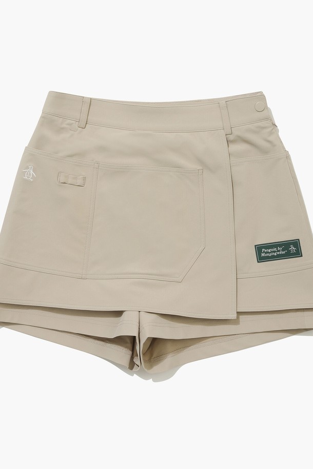 여성 아웃포켓 랩 스커트 베이지 (MQ122PSK32)는 봄, 여름 시즌 골프룩을 위한 스포티하면서도 캐주얼한 스타일의 랩 스커트입니다. 나일론과 폴리우레탄 혼방 소재로 제작되어 편안한 착용감을 제공하며, 랩 디자인으로 활동성을 높였습니다. 베이지 컬러의 무지 패턴에 아웃포켓 디테일이 더해져 실용성을 더했습니다. 골프장에서뿐만 아니라 일상에서도 미니멀한 캐주얼 스타일을 연출하기 좋습니다.
