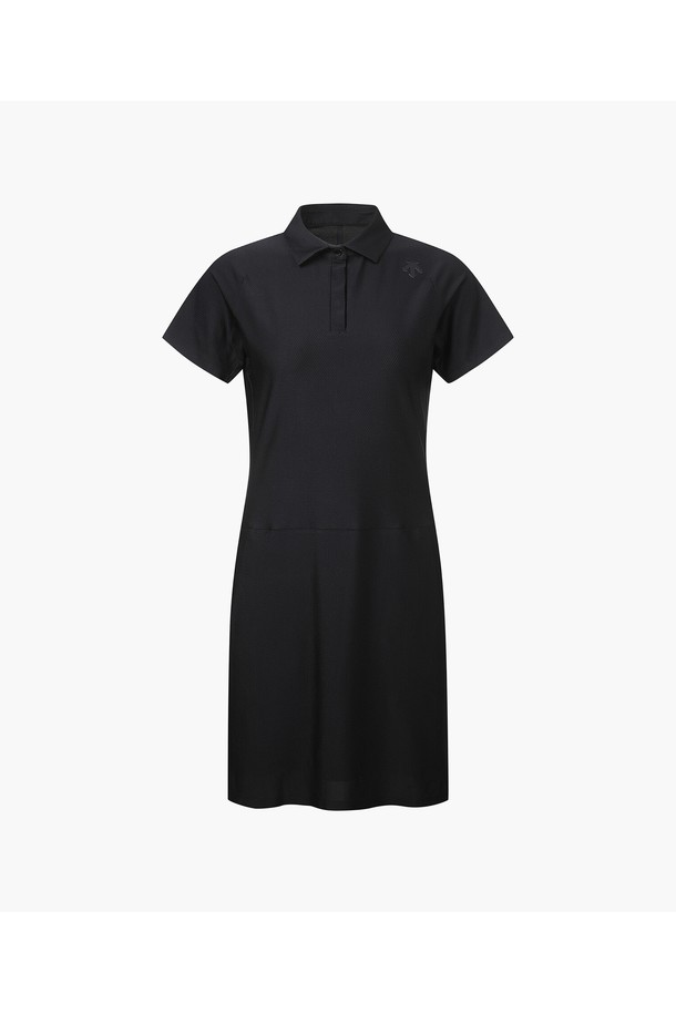 [g-arc collection] 여성 허니콤 트리코트 원피스 (DP21WFOP6B)는 여름철 휴가룩을 위한 스포티 & 미니멀 스타일의 원피스입니다. 폴리에스터와 폴리우레탄 혼방의 트리코트 소재로 제작되어 4WAY 스트레치 기능과 우수한 흡습, 속건, UV 차단 기능을 제공합니다. 허니콤 패턴과 카라 디자인, 반소매 기장이 특징이며, 일상복으로 활용하기 좋습니다. 시원하고 편안한 착용감을 선사하는 이 원피스는 활동적인 여성에게 최적의 선택입니다.
