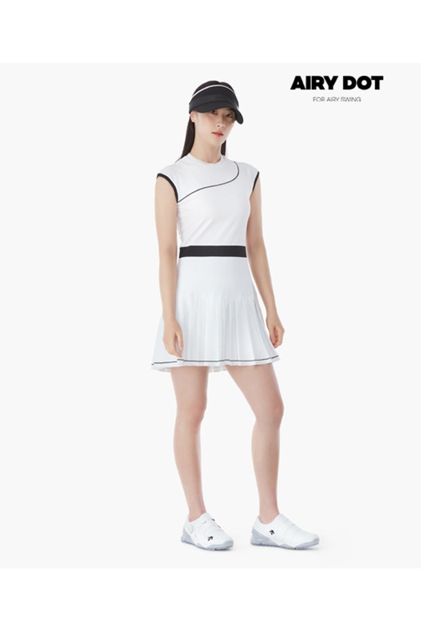 여성 하이넥 하이브리드 원피스 (DP22WFOP51)는 스포티한 스타일과 미니멀한 디자인이 돋보이는 여름 원피스입니다. 부드러운 촉감의 폴리에스터, 면, 폴리우레탄 혼방 소재로 제작되어 흡습속건 및 냉감 기능을 제공합니다. A라인 플리츠 스커트와 민소매 디자인으로 활동성을 높였으며, 하이넥과 무지 패턴이 세련된 느낌을 더합니다. 휴가룩 또는 러닝룩으로 활용하기 좋으며, 레귤러핏으로 편안하게 착용 가능합니다. BLKG, BWTG 두 가지 색상으로 만나보세요.
