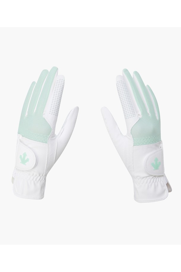 여성 골프를 위한 메쉬 360 그립 양손 장갑입니다. 합성가죽, 나일론, 폴리우레탄 소재로 제작되었으며, 봄, 여름 시즌에 적합합니다. BWTG, LMTG 두 가지 색상으로 제공되며, 360도 패턴 메쉬 디자인으로 통기성이 우수합니다. 논슬립 실리콘 처리로 그립감을 높였으며, 손목 기장으로 안정감을 더했습니다. 스포티하면서도 미니멀한 골프룩 연출에 적합합니다.
