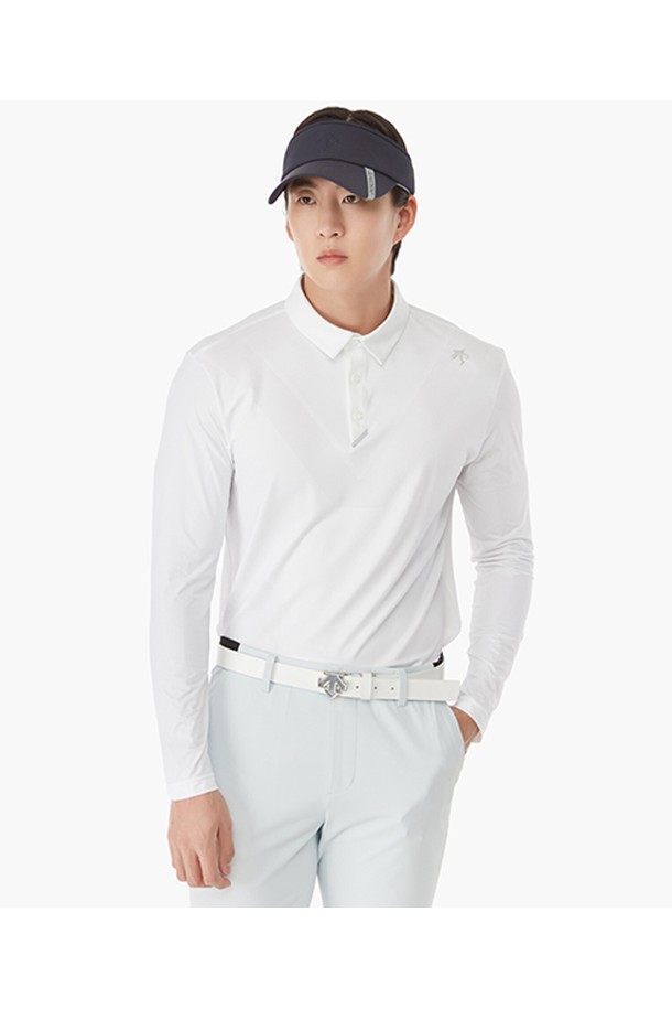 남성 자카드 냉감 긴팔 티셔츠 (DP11MFTL39)는 시원한 여름철 활동을 위한 스포티 무드의 긴팔 티셔츠입니다. 폴리에스터, 나일론, 폴리우레탄 혼방 소재로 제작되어 얇고 가벼운 착용감을 제공하며, 자카드 조직감으로 은은한 포인트를 더했습니다. 자외선 차단 기능과 냉감 기능을 갖춰 야외 활동 시에도 쾌적함을 유지시켜 줍니다. 골프 및 일상복으로 활용 가능하며, 레귤러 핏으로 편안한 착용감을 선사합니다.
