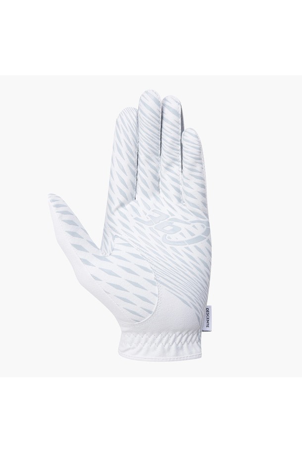 남성 골프를 위한 360 메쉬 왼손 장갑(DP12MFGL32)입니다. 스포티하면서도 클래식한 스타일로, 골프룩에 잘 어울립니다. 합성가죽, 나일론, 폴리우레탄을 사용하여 뛰어난 그립감과 통기성, 미끄럼 방지 기능을 제공합니다. 360도 패턴 메쉬 소재와 에어홀 디자인으로 쾌적한 착용감을 선사하며, 벨크로로 손쉽게 조절할 수 있습니다. 왼손 전용 장갑으로, BLKG, BWTG 두 가지 색상으로 제공됩니다.
