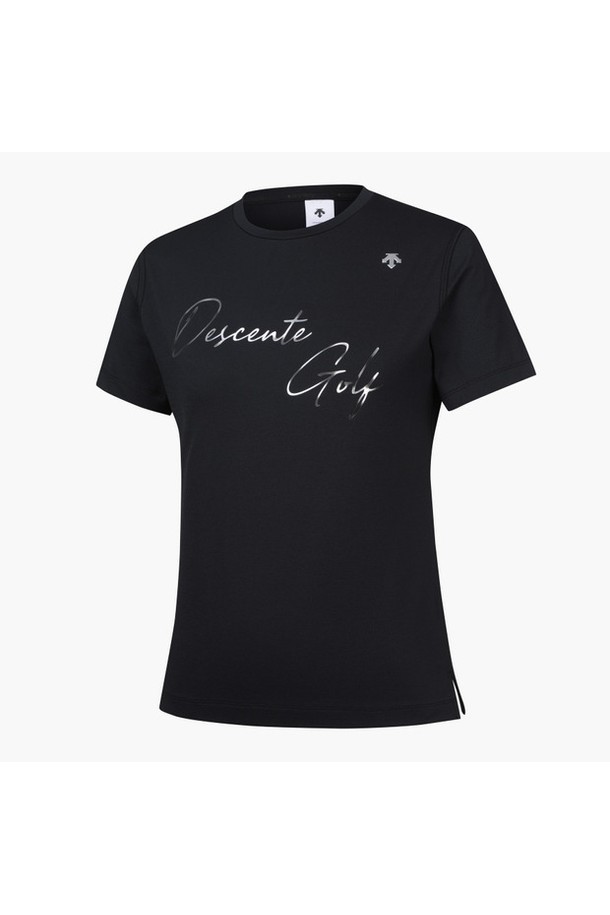 여성 이니셜 라운드넥 반팔 티셔츠 (DP22WFNS44)는 봄, 여름 시즌에 골프 및 일상에서 활용하기 좋은 상의입니다. 부드러운 촉감의 폴리에스터, 폴리우레탄 혼방 소재로 제작되어 얇고 편안한 착용감을 제공합니다. 라운드넥, 레귤러핏 디자인에 가슴 부분 데상트 골프 이니셜 프린트가 스포티한 무드를 더합니다. 다양한 스타일에 매치하기 용이한 베이직한 디자인으로, 골프룩을 비롯한 폭넓은 코디에 활용할 수 있습니다. BLKG, LPKG, OWHG 세 가지 색상으로 출시되었습니다.
