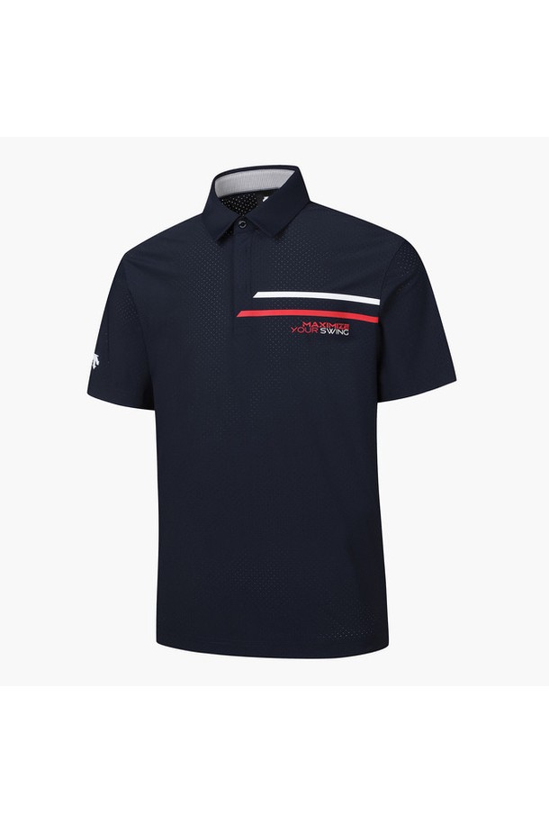 남성 펀칭 반팔 티셔츠 (DP22MFTS53)는 스포티한 스타일의 여름용 반팔 티셔츠입니다. 라이트그레이와 네이비 두 가지 색상으로 출시되었으며, 골프 및 스포츠 활동에 적합합니다. 전판 타공 소재와 AIRY SWING 기술을 적용하여 통기성을 높였으며, 폴리에스터와 폴리우레탄 혼방 소재로 제작되어 얇고 가벼운 착용감을 제공합니다. 레귤러핏 폴로넥 디자인에 가슴 부분의 배색 띠 디테일로 포인트를 주어 미니멀하면서도 캐주얼한 느낌을 연출합니다. 골프룩, 휴가룩 등 다양한 TPO에 활용 가능합니다.
