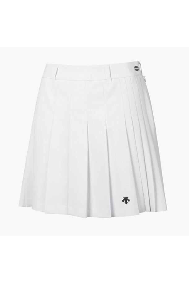 여성 밴드형 플리츠 스커트 (DP22WFSK43)는 시원한 여름철 골프 라운딩을 위한 스포티한 무드의 플리츠 스커트입니다. 발수, 스트레치, 냉감 기능을 갖춘 폴리에스터와 폴리우레탄 혼방 소재로 제작되어 쾌적한 착용감을 제공합니다. 허리 밴드 타입으로 편안하게 착용 가능하며, 앞판 맞주름과 뒷판 전체 플리츠 디자인으로 활동성을 높였습니다. BBLG, BWTG, LMTG 세 가지 컬러로 출시되어 다양한 골프룩 연출에 활용할 수 있습니다. 레귤러핏으로 스포티하면서도 미니멀한 스타일을 완성합니다.
