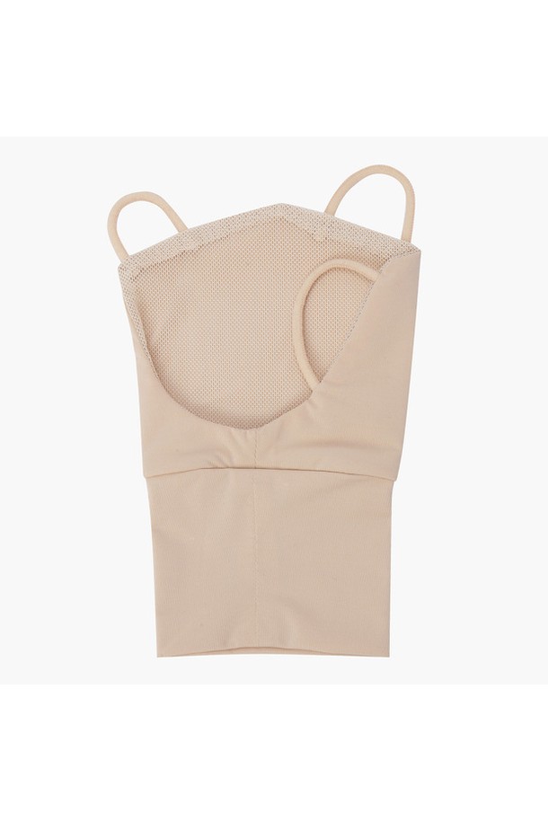 여성 골프룩에 어울리는 냉감 손등 덮개입니다. BWTG, SKNG 두 가지 색상으로 제공되며, 나일론, 폴리우레탄, 폴리에스터 혼방 소재로 제작되어 시원한 착용감을 선사합니다. 손등을 보호하고 손가락 고정이 가능하며, 메쉬 원단을 사용하여 통기성을 높였습니다. 손목 부분에는 로고가 있으며, 스포티하고 미니멀한 디자인에 3홀 디테일로 포인트를 더했습니다. 여름철 골프 라운딩 시 햇볕으로부터 손등을 보호해 보세요.
