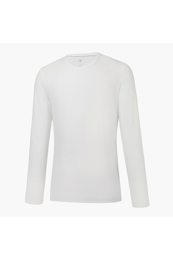 남성 라운드넥 냉감 베이스레이어 (DP22MFIN42)는 시원한 여름 골프룩을 위한 필수 아이템입니다. 얇고 가벼운 30데니아 소재로 제작되어 뛰어난 냉감 기능을 제공하며, 자외선 차단 기능으로 야외 활동 시 피부를 보호합니다. 무지 디자인에 레귤러핏으로 제작되어 스포티하면서도 미니멀한 스타일을 연출합니다. 나일론과 폴리우레탄 혼방 소재로 신축성이 뛰어나 편안한 착용감을 선사하며, 긴 소매 기장으로 활동성을 높였습니다. 블랙, 네이비 두 가지 색상으로 출시되었습니다.
