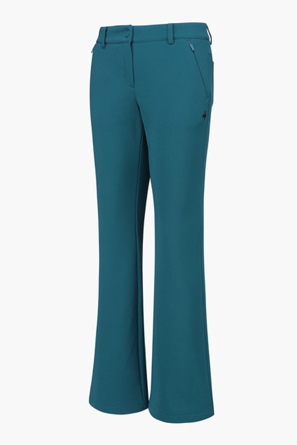 여성 기본 본딩 부츠컷 팬츠 (GP422LPTO2)는 겨울철 보온성을 책임지는 여성용 바지입니다. 나일론, 폴리에스터, 폴리우레탄 혼방 소재로 제작되어 부드러운 촉감과 신축성을 제공하며, 안감에는 본딩 처리가 되어 두꺼운 두께감으로 따뜻함을 더했습니다. 슬림핏 부츠컷 디자인으로 다리가 길어 보이는 효과를 주며, 밴딩 처리로 편안한 착용감을 선사합니다. 블랙, 다크그린, 화이트 세 가지 색상으로 출시되어 골프룩, 겨울 데일리룩 등 다양한 스타일에 활용 가능하며, 베이직하고 미니멀한 스타일을 연출하기 좋습니다.
