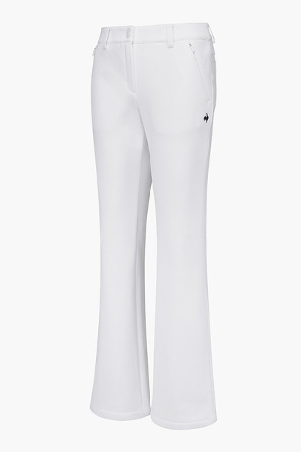 **여성 기본 본딩 부츠컷 팬츠 (GP422LPTO2)**는 겨울 시즌, 골프 및 일상에서 모두 활용 가능한 여성용 바지입니다. 블랙, 화이트, 다크 그린 세 가지 색상으로 출시되었으며, 베이직한 스타일과 클래식, 미니멀 무드를 연출합니다. 보온성을 높여주는 두꺼운 두께감과 부드러운 촉감의 본딩 소재를 사용하여 편안한 착용감을 선사합니다. 레귤러핏 부츠컷 디자인에 밴딩 처리하여 활동성을 더했으며, 올림 실루엣으로 다리가 길어 보이는 효과를 줍니다.
