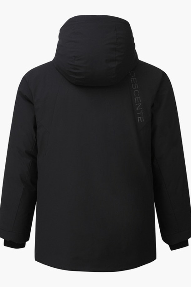 남성 중힙 기장 다운 점퍼 (DP41MFDJN1)는 겨울철 추위로부터 당신을 보호해 줄 필수 아이템입니다. 블랙 컬러의 무지 디자인으로, 어떤 옷에도 쉽게 매치할 수 있어 활용도가 높습니다. 일상생활은 물론 골프를 즐길 때에도 스포티하고 캐주얼한 스타일을 연출할 수 있습니다. 중힙 기장의 레귤러핏으로 편안한 착용감을 제공하며, 발수, 방풍, 보온 기능은 물론 발열 안감까지 더해져 뛰어난 보온성을 자랑합니다. 부드러운 촉감의 폴리에스터, 나일론, 거위솜털, 거위깃털 혼용 소재로 제작되어 겨울철 쾌적한 활동을 보장합니다.
