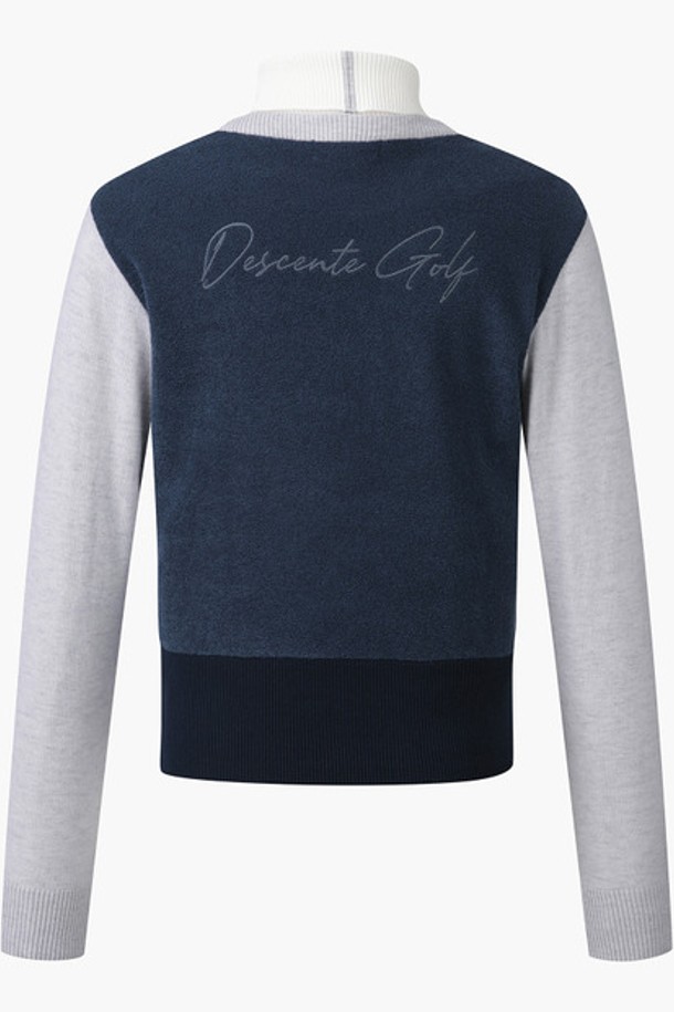 여성 방풍 탈부착 니트 풀오버 (DP42WFKPO6)는 봄, 가을 시즌 골프 활동에 적합한 스포티 스타일의 상의입니다. 부드러운 촉감의 나일론, 폴리에스터, 폴리우레탄, 레이온 혼방 소재로 제작되어 뛰어난 착용감을 선사합니다. 무지 디자인에 긴 소매와 니트넥으로 포인트를 주었으며, 레귤러핏으로 편안하게 착용 가능합니다. 방풍 기능과 탈부착 가능한 디자인으로 변덕스러운 날씨에도 유연하게 대응할 수 있어 골프룩으로 활용하기 좋습니다.
