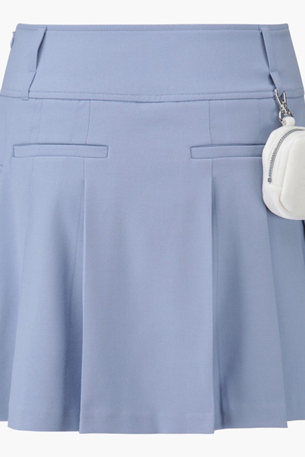여성 플리츠-카고 볼포켓 스커트 (DP32WFSK94)는 봄, 여름 시즌에 어울리는 여성용 스커트입니다. 라이트 블루와 멜란지 그레이 두 가지 색상으로 만나볼 수 있으며, 캐주얼하고 스포티한 스타일을 연출합니다. 폴리에스터, 레이온, 폴리우레탄 혼방 소재로 제작되어 부드러운 촉감을 선사합니다. 미니스커트 기장에 플리츠 디자인이 특징이며, 카고 스타일의 볼 포켓이 일체형으로 디자인되어 실용성을 더했습니다. 안감이 있어 편안하게 착용 가능하며, 골프룩 또는 봄 소풍룩으로 활용하기 좋습니다.
