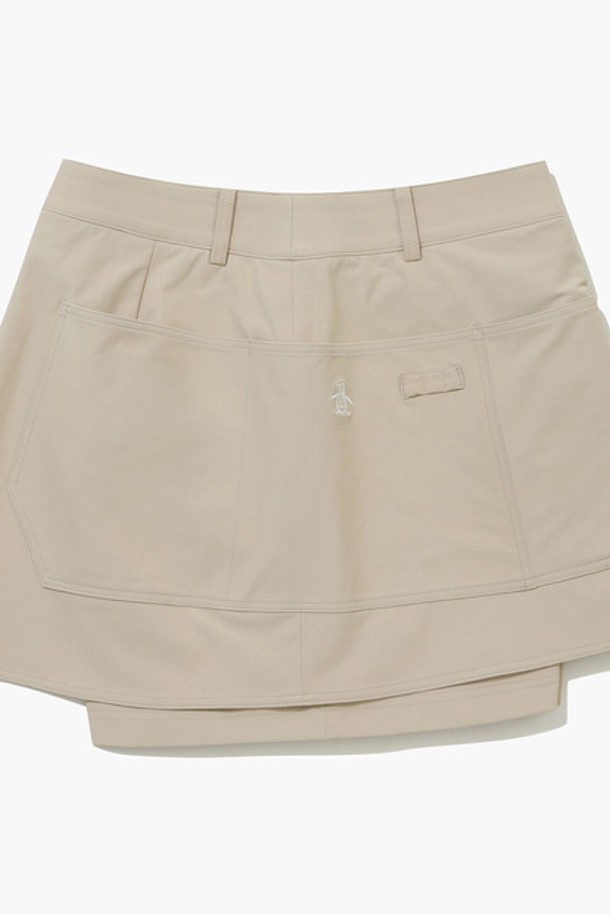 여성 아웃포켓 랩 스커트 베이지 (MQ122PSK32)는 봄, 여름 시즌 골프룩을 위한 스포티하면서도 캐주얼한 스타일의 랩 스커트입니다. 나일론과 폴리우레탄 혼방 소재로 제작되어 편안한 착용감을 제공하며, 랩 디자인으로 활동성을 높였습니다. 베이지 컬러의 무지 패턴에 아웃포켓 디테일이 더해져 실용성을 더했습니다. 골프장에서뿐만 아니라 일상에서도 미니멀한 캐주얼 스타일을 연출하기 좋습니다.
