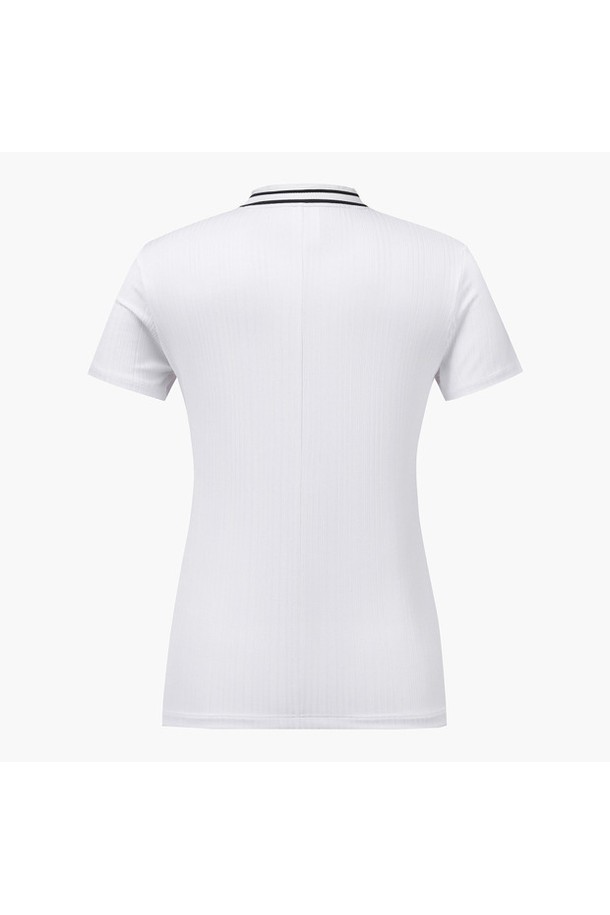 세련된 여성 골프룩을 완성할 여성 골지 하이넥 반팔 티셔츠 (DP22WFTS61)입니다. 고급스러운 스타일을 연출하는 깔끔한 디자인으로, 여름철 쾌적하게 착용할 수 있습니다. 폴리에스터와 폴리우레탄 혼방 소재로 제작되어 편안한 착용감을 선사하며, 레귤러 핏으로 시원하게 몸에 감기는 핏을 제공합니다. 절개 없는 반넥 디자인과 골지 패턴으로 세련된 무드를 더했습니다. BLKG, BWTG, RRDG 세 가지 컬러로 출시되어, 취향에 맞게 선택하여 클래식하고 미니멀한 골프룩을 연출해보세요.
