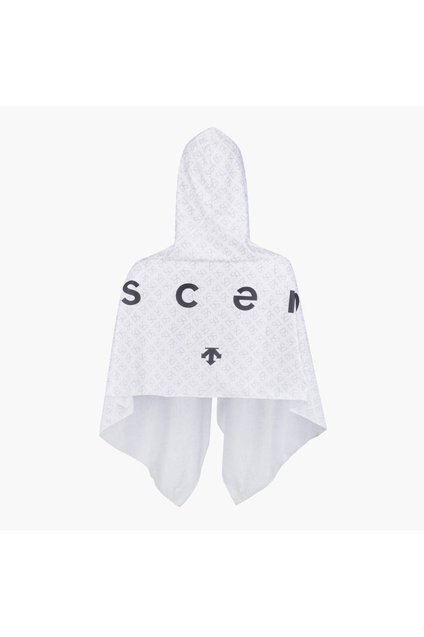 여성 어깨 커버 냉감 후드 (DP21WFCM61)는 여름철 골프 라운딩과 휴가, 바캉스룩에 적합한 아이템입니다. 얇고 시원한 폴리에스테르 소재로 제작되어 쾌적한 착용감을 선사하며, 자외선 차단 기능으로 태닝 걱정을 덜어줍니다. 어깨를 덮는 디자인과 후드 일체형으로 햇빛으로부터 더욱 효과적으로 보호하며, 무지 디자인으로 스포티, 미니멀, 캐주얼 스타일 모두 연출 가능합니다. 블랙(BK00)과 화이트(WH00) 두 가지 색상으로 출시되었으며, FR 사이즈로 만나보실 수 있습니다.
