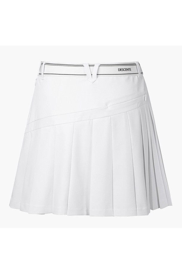 여성 밴드형 플리츠 스커트 (DP22WFSK43)는 시원한 여름철 골프 라운딩을 위한 스포티한 무드의 플리츠 스커트입니다. 발수, 스트레치, 냉감 기능을 갖춘 폴리에스터와 폴리우레탄 혼방 소재로 제작되어 쾌적한 착용감을 제공합니다. 허리 밴드 타입으로 편안하게 착용 가능하며, 앞판 맞주름과 뒷판 전체 플리츠 디자인으로 활동성을 높였습니다. BBLG, BWTG, LMTG 세 가지 컬러로 출시되어 다양한 골프룩 연출에 활용할 수 있습니다. 레귤러핏으로 스포티하면서도 미니멀한 스타일을 완성합니다.
