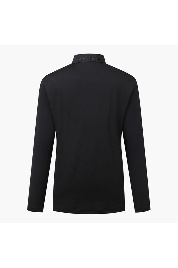 남성 자카드 냉감 긴팔 티셔츠 (DP11MFTL39)는 시원한 여름 골프룩을 위한 스포티한 스타일의 긴팔 티셔츠입니다. 폴리에스터, 나일론, 폴리우레탄 혼방 소재로 제작되어 얇고 시원한 착용감을 제공하며, 자외선 차단 및 냉감 기능을 갖췄습니다. 레귤러핏으로 편안하게 착용 가능하며, 자카드 조직감으로 은은한 포인트를 더했습니다. BWTG, BLKG 두 가지 색상으로 출시되어 취향에 맞게 선택할 수 있습니다.
