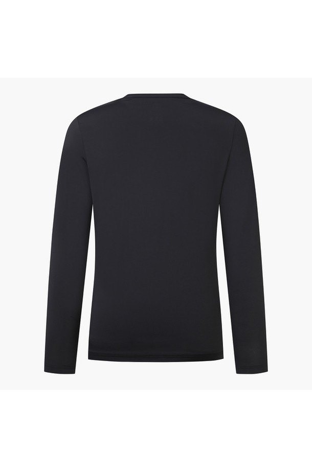 남성 라운드넥 냉감 베이스레이어 (DP22MFIN42)는 시원하고 활동적인 골프룩을 위한 필수 아이템입니다. 부드러운 나일론과 폴리우레탄 혼방 소재로 제작되어 얇고 시원한 착용감을 제공하며, 냉감 터치 기능으로 쾌적함을 유지합니다. 자외선 차단 기능까지 갖춰 여름철 야외 활동 시 피부를 보호해줍니다. 심플한 무지 디자인에 긴 소매 라운드넥 스타일로 스포티한 매력을 더했습니다.
