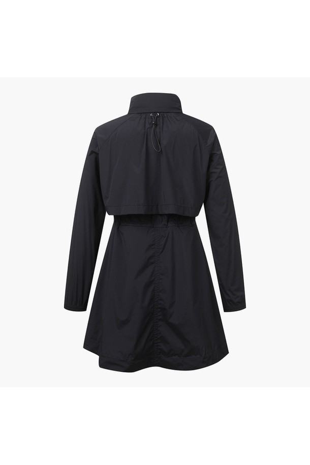 여성 경량 롱기장 사파리 (DP12WFBL35)는 봄, 여름 시즌 캐주얼 및 스포티 스타일을 연출하기 좋은 아우터입니다. 가볍고 시원한 나일론, 폴리우레탄, 폴리에스터 혼방 소재로 제작되어 골프 활동은 물론 일상에서도 편안하게 착용 가능합니다. 롱 기장과 레귤러핏으로 편안한 착용감을 선사하며, 등판 셔링 디자인과 메쉬 안감 디테일로 활동성을 높였습니다. 지퍼형 여밈 방식으로 간편하게 착용할 수 있으며, BLKG, DBEG 두 가지 컬러 옵션으로 제공됩니다. 미니멀한 디자인으로 다양한 스타일의 골프룩을 완성해보세요.
