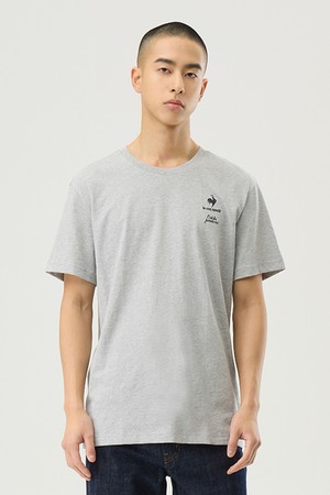 유니 베이직 스몰로고 레귤러핏 반팔티셔츠 - 그레이(QQ123LRS11)