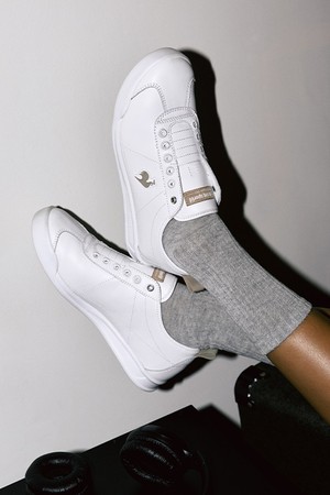 포폴라 레더 슬립온 화이트(QP323LSN81)