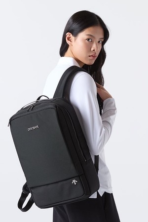 하디 슬림 확장형 백팩 (18-22L) 블랙(SQ123UBP18)