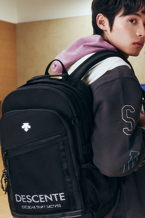 로트 백팩 (23L) 블랙(SQ123UBP12)