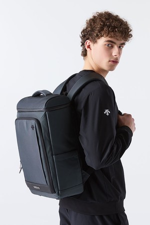 도스 백팩 (23L) 다크 그레이(SQ123UBP10)