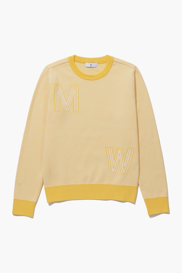 여성 엘로우 로고 포인트 스웨터(MQ122LSW16)는 골프 및 일상에서 활용 가능한 여성용 스웨터입니다. 부드러운 면 소재로 제작되어 봄, 가을에 편안하게 착용할 수 있습니다. 옐로우 컬러에 로고 포인트 디자인이 스포티하고 캐주얼한 스타일을 연출하며, 레귤러핏과 라운드 넥, 긴 소매, 크롭 기장으로 활동성을 높였습니다. 얇은 두께감으로 간절기 레이어드 연출에도 용이합니다.
