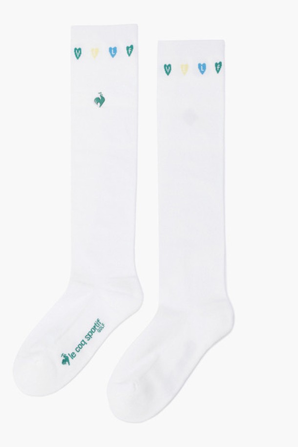 여성 하트자카드 니삭스 (GQ122LKS12)는 스포티하면서도 걸리시한 스타일을 연출하는 골프룩에 적합한 니삭스입니다. 핑크(PINK)와 퓨어그레이(PUGR) 두 가지 색상으로 제공되며, 면, 나일론, 폴리우레탄, 폴리에스터 혼방 소재로 제작되어 편안한 착용감을 선사합니다. 발길이 23~25cm, 발목길이 35cm로 제작되었으며, 하트자카드 패턴이 돋보입니다. 제조는 데상트코리아에서 한국에서 생산되었습니다.
