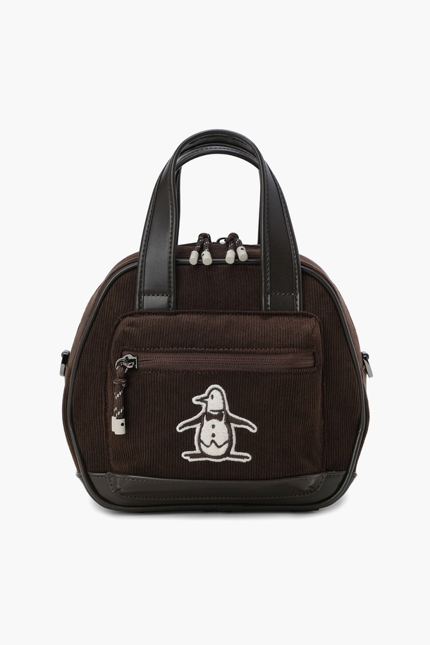 세련된 골프룩을 완성해 줄 여성 코듀로이 미니 토트백입니다. 부드러운 브라운 컬러와 육각형 패턴이 클래식하고 미니멀한 매력을 더합니다. 폴리에스터, 합성가죽, 코듀로이 소재로 제작되었으며, 가로 23cm, 세로 20cm, 폭 9.5cm, 무게 420g의 아담한 사이즈입니다. 넓은 지퍼 디테일로 수납력을 높였으며, 지퍼형 잠금 방식으로 소지품을 안전하게 보관할 수 있습니다.
