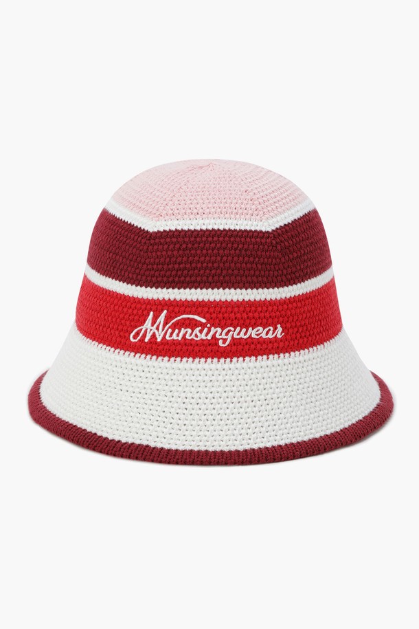 **여성 니팅 크로쉐 버킷햇 레드(MQ322LCP82)**는 부드러운 면과 폴리에스터 혼방 소재로 제작되어 봄, 여름 시즌에 시원하게 착용하기 좋습니다. 챙 넓이 7.5cm의 버킷햇으로, 크로쉐 짜임과 니팅 디자인이 어우러져 캐주얼, 리조트, 에스닉 스타일을 연출하며, 핸드메이드 감성으로 특별함을 더합니다. 골프, 여행, 휴양지 룩에 포인트를 줄 수 있는 세련된 레드 컬러의 버킷햇입니다.
