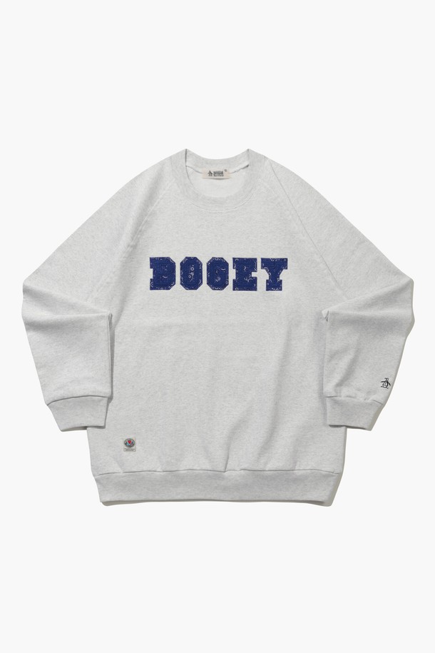 남성 피터보기 기모 맨투맨 MQ411PTLO1은 가을과 겨울에 따뜻하게 착용하기 좋은 남성용 맨투맨입니다. 부드러운 촉감의 면(90%)과 폴리에스터(10%) 혼방 소재로 제작되었으며, 안감은 기모 처리되어 보온성을 높였습니다. 스포티하면서도 캐주얼한 스타일로, 골프 및 일상생활에서 폭넓게 활용할 수 있습니다. 레귤러핏 라운드넥 디자인에 회색 컬러, 로고 패턴으로 포인트를 주어 세련된 느낌을 더했습니다. 제품 코드 MQ411PTLO1이며, 긴 소매와 두께감 있는 디자인으로 편안한 착용감을 선사합니다.
