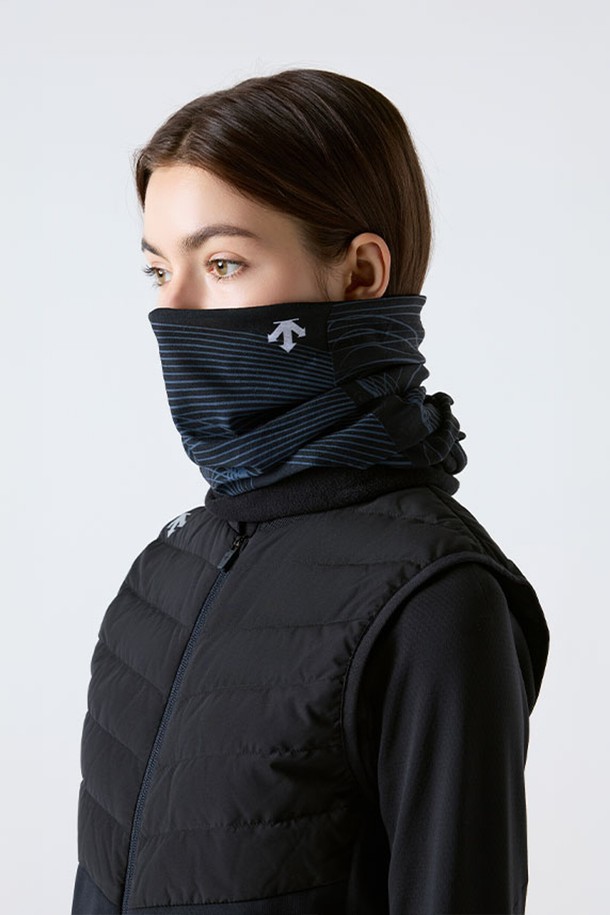 러닝 3WAY 멀티 워머 블랙 SQ423RWAO1은 가을, 겨울철 러닝 및 스포츠 활동에 적합한 스포티한 스타일의 워머입니다. 폴리에스터 소재로 제작되어 보온성을 제공하며, 블랙과 차콜 두 가지 색상으로 출시되었습니다. 스트라이프 패턴이 적용되었으며, 얇은 두께로 제작되어 활동성을 높였습니다. 3WAY 멀티웨이 착용이 가능하여 다양한 스타일 연출이 가능합니다.
