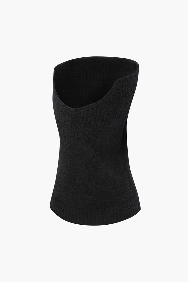 공용 탁텔 넥워머 블랙 MQ423MWMO3는 부드러운 촉감과 뛰어난 보온성을 제공하는 겨울철 필수 아이템입니다. 폴리에스터와 폴리우레탄 혼방 소재로 제작되어 신축성이 뛰어나 편안한 착용감을 선사합니다. 무지 디자인의 블랙 컬러로, 캐주얼, 미니멀, 스포티 등 다양한 스타일의 산책룩에 매치하기 좋습니다. 두꺼운 두께감으로 추운 날씨에도 따뜻하게 몸을 보호해주며, 일상 및 스포츠 활동 시에도 활용 가능합니다. 남녀 구분 없이 착용 가능한 공용 제품으로, 활용도가 높습니다.
