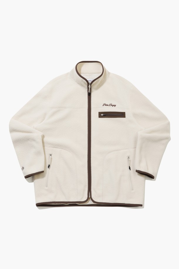 남성 플리스 집업 재킷 MQ421PJPO1은 가을과 겨울에 따뜻하게 착용할 수 있는 두꺼운 두께감의 플리스 자켓입니다. 부드러운 촉감의 폴리에스터와 나일론 혼방 소재로 제작되어 편안한 착용감을 제공하며, 레귤러 핏으로 제작되어 활동성을 높였습니다. IVRY 컬러의 무지 디자인으로 어떤 스타일에도 쉽게 매치할 수 있으며, 골프 및 일상용으로 활용하기 좋습니다. 집업 스타일과 넉넉한 소매 기장, 포켓 디테일이 돋보이는 캐주얼하고 스포티한 느낌의 아우터입니다.
