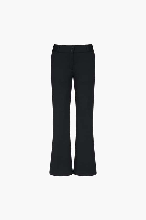 여성 양옆 밴드 본딩 부츠컷 팬츠 _BLCK GQ422LPTO1는 골프 및 일상생활에서 활용하기 좋은 부츠컷 팬츠입니다. 블랙 컬러에 레귤러핏으로 제작되었으며, 사계절용으로 폭넓게 착용할 수 있습니다. 부드러운 촉감의 폴리에스터, 나일론, 폴리우레탄 혼방 소재에 본딩 안감 처리하여 편안한 착용감을 선사합니다. 양옆 밴딩 디테일과 스트레치 기능으로 활동성을 높였으며, 미니멀, 클래식, 캐주얼 스타일을 모두 소화할 수 있는 베이직한 디자인입니다.
