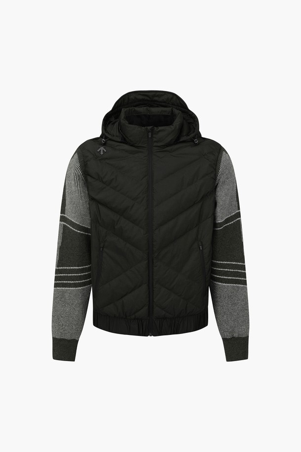 남성 하이브리드 다운 점퍼 DQ42MFKOO6는 겨울철 라운딩과 일상에서 모두 활용 가능한 남성용 다운 점퍼입니다. 무지 디자인에 블랙과 그레이 컬러로 출시되어 스포티하면서도 캐주얼한 스타일을 연출합니다. 안감에 발열 기능이 더해져 보온성을 높였으며, 구스다운 충전재와 니트 소매가 적용되어 편안함을 선사합니다. 레귤러핏으로 제작되었으며, 나일론, 폴리우레탄, 캐시미어, 울, 폴리에스터 등 다양한 소재를 사용하여 부드러운 촉감을 제공합니다. 집업 스타일의 크롭 기장으로, 스포티, 캐주얼, 미니멀한 골프룩을 완성해 보세요.
