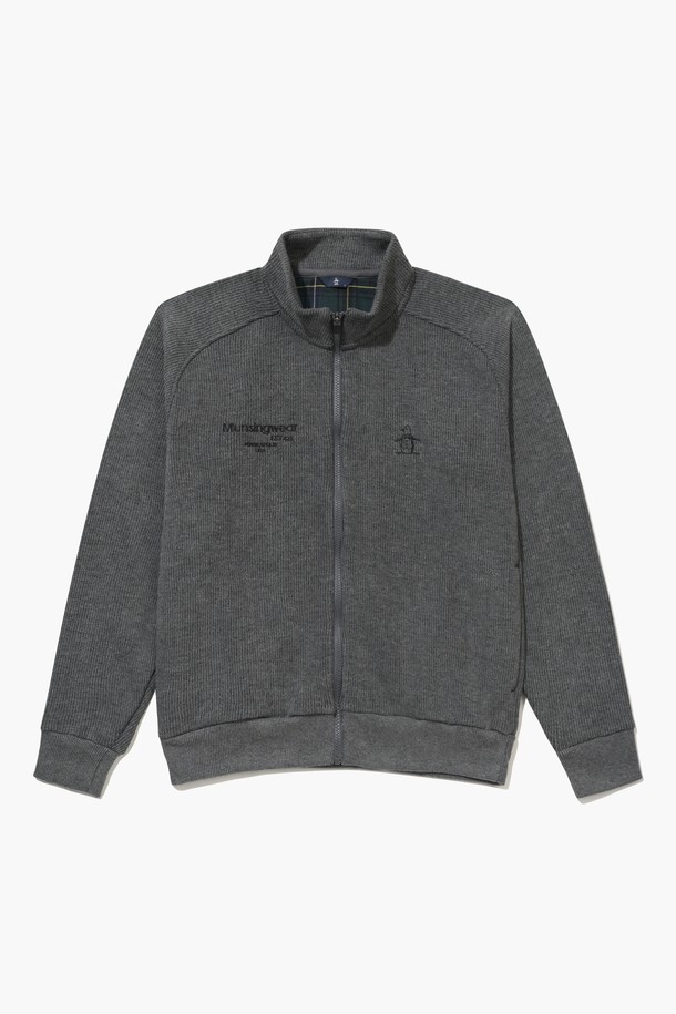 남성 골조직 저지 풀집업 그레이 MQ411MCSO1은 가을, 겨울 시즌에 골프 및 일상용으로 활용하기 좋은 남성용 풀집업입니다. 부드러운 촉감의 아크릴, 모달, 면 혼방 소재로 제작되어 보온성을 제공하며, 레귤러 핏으로 편안한 착용감을 선사합니다. 세련된 골조직 패턴과 베이직한 디자인은 스포티하면서도 미니멀한 스타일을 연출하며, 긴 소매와 두꺼운 두께감으로 추운 날씨에도 따뜻하게 입을 수 있습니다. 집업 네크라인으로 간편하게 착용 가능하며, 골프룩으로도 손색없는 활용도를 자랑합니다.
