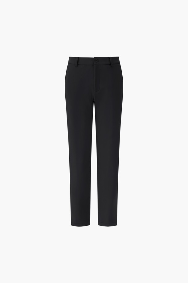 남성 윈터 두잉 본딩기모 팬츠 블랙 MQ421MPTN3는 겨울철 골프 및 일상 활동에 적합한 남성용 골프 팬츠입니다. 블랙 컬러의 스포티한 무드를 연출하며, 레귤러핏으로 편안한 착용감을 제공합니다. 보온성이 뛰어난 기모 안감과 본딩 처리로 제작되어 추운 날씨에도 따뜻하게 활동할 수 있습니다. 폴리에스터, 나일론, 폴리우레탄 혼방 소재로 부드러운 촉감을 자랑하며, 밴딩 처리로 허리 부분의 편안함을 더했습니다. 무지 디자인의 긴 바지로 다양한 골프룩과 미니멀한 스타일을 연출할 수 있습니다.
