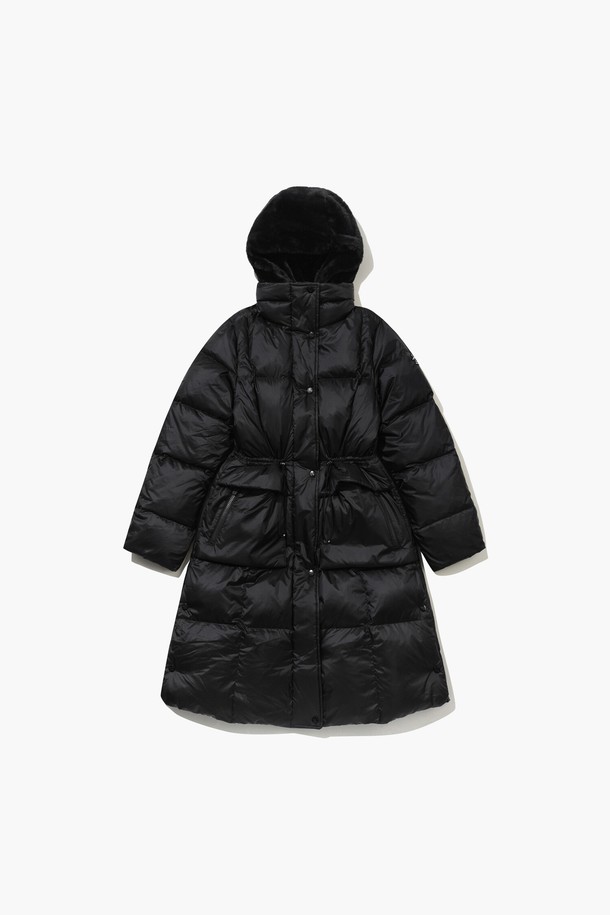 여성 롱 다운 MQ422LJPN1은 겨울철 골프 및 일상 활동에 적합한 블랙 컬러의 롱 다운입니다. 스포티하면서도 미니멀한 스타일로, 레귤러 핏의 긴소매 디자인입니다. 부드러운 촉감의 나일론, 폴리에스터 혼방 소재에 거위 솜털 충전재를 사용하여 보온성과 경량성을 동시에 갖췄습니다. 지퍼형 여밈 방식에 두꺼운 두께감으로 추운 날씨에도 따뜻하게 착용할 수 있으며, 안감은 나일론으로 마감되었습니다. 무지 디자인으로 다양한 스타일 연출이 용이합니다.
