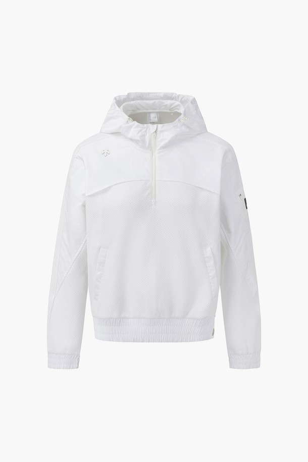 아크먼트(ACMT) 여성 후드 티셔츠 DQ42WFTLOB는 여성 골프 및 일상생활에 적합한 상의입니다. 부드러운 촉감의 폴리에스터, 면, 폴리우레탄 혼방 소재로 제작되어 봄, 여름, 가을에 착용하기 좋습니다. 레귤러핏에 넉넉한 후드 디자인과 아웃포켓 디테일이 돋보이며, 무지 스타일로 스포티 및 캐주얼 룩을 연출할 수 있습니다. 얇은 두께의 긴소매 후드 티셔츠로, 활동적인 골프룩을 완성해 보세요.
