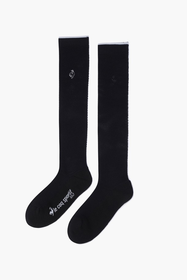 **여성 와플 조직 니삭스 (와플 조직 니삭스 GQ122LKS14)**는 여성 골프룩에 어울리는 스포티하고 미니멀한 디자인의 니삭스입니다. 블랙(BLCK)과 화이트(WHTE) 두 가지 색상으로 출시되었으며, 발길이 23~25cm, 발목길이 38cm입니다. 나일론, 면, 폴리우레탄 혼방 소재의 와플 조직으로 제작되어 편안한 착용감을 제공합니다. 단품으로 판매되며, 골프 활동 시 스타일리시함을 더해줍니다.
