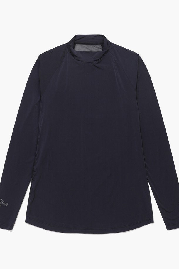 여성 벤틸레이션 베이스레이어 블랙(MQ222LIN41)는 골프, 스포츠 활동에 적합한 여성용 베이스레이어입니다. 봄, 여름 시즌에 착용하기 좋으며, 부드러운 촉감의 나일론, 폴리우레탄 혼방 소재로 제작되었습니다. 무지 패턴에 레귤러핏, 긴소매 라운드넥 디자인으로 스포티한 스타일을 연출합니다. 얇은 두께감으로 쾌적하며, 뛰어난 통기 및 벤틸레이션 기능으로 활동적인 움직임을 돕습니다. 특히 벤틸레이션 기능성 소재를 사용하여 더욱 시원하게 착용할 수 있습니다.
