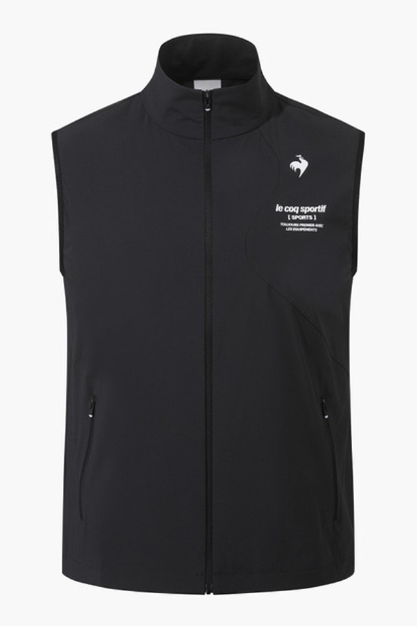 유니 르 아이스 레귤러핏 베스트 - 블랙(QQ223EJK42)은 시원한 착용감과 활동성을 강조한 여름용 베스트입니다. 냉감 기능과 신축성, 발수 기능으로 쾌적함을 유지하며, 얇고 가벼운 나일론, 폴리우레탄 혼방 소재로 제작되었습니다. 스포티함과 미니멀한 스타일을 동시에 느낄 수 있으며, 곡선 디자인이 특징입니다. 레귤러핏으로 편안하게 착용 가능하며, 집업 스타일로 간편하게 입고 벗을 수 있습니다. 피트니스룩, 러닝룩, 휴가룩 등 다양한 TPO에 활용 가능합니다.
